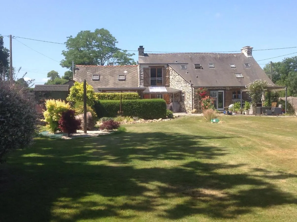 First Floor Apartment In Rural Brittany Gueltas 0*,